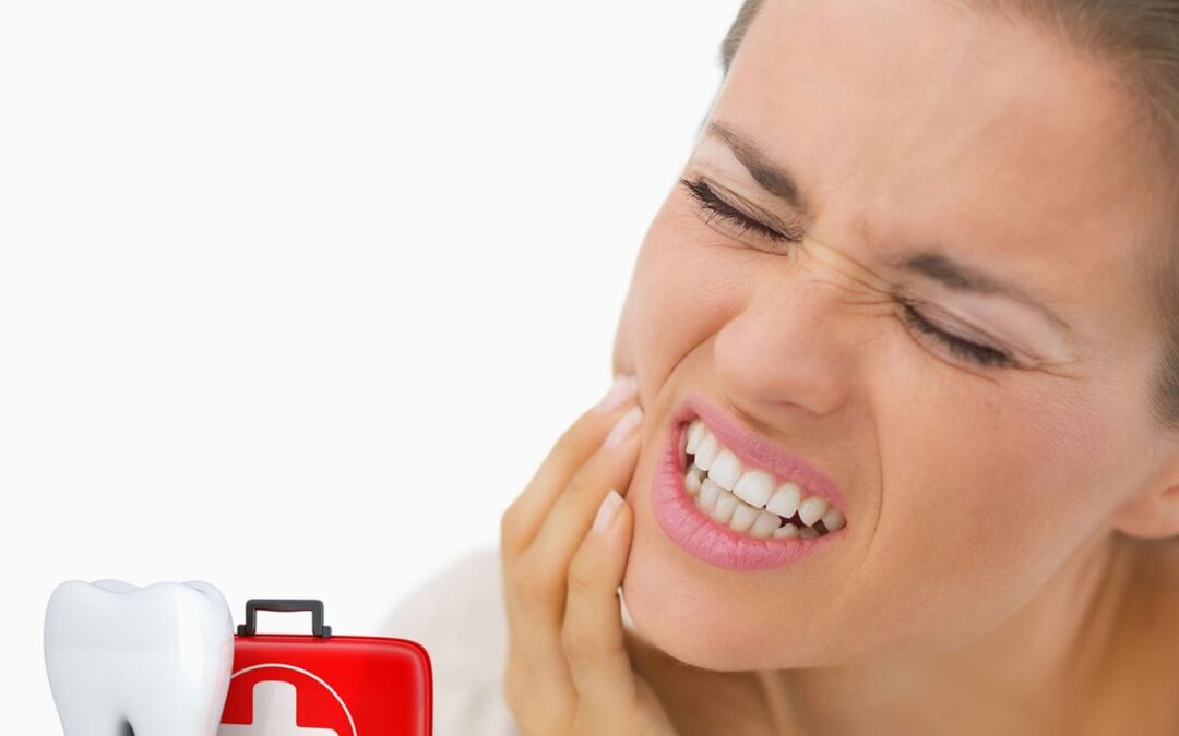 How Emergency Dentists Relieve Pain Quickly and Safely
